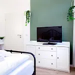 Stylisches Design - Zentrum - Mit Parking - 2 Schlafzimmer - Homeoffice - Wlan Und Tv - Waschmaschine - 500m Zum Hbf - Paare - Geschaeftsreisende - Messe - Workation *