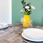 شقة Stylisches Design - Zentrum - Mit Parking - 2 Schlafzimmer - Homeoffice - Wlan Und Tv - Waschmaschine - 500m Zum Hbf - Paare - Geschaeftsreisende - Messe - Workation *